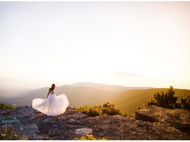 Elisabeth | Blacksburg High School Senior Portrait Photographer